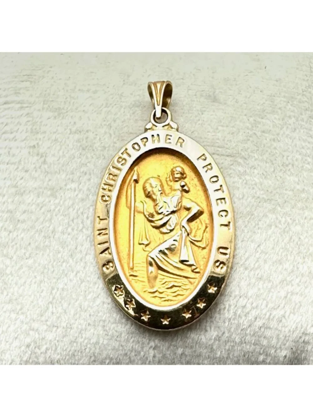 14k Yellow Gold Oval Pendant for Necklace Saint Christopher 2.32 Grams Unisex